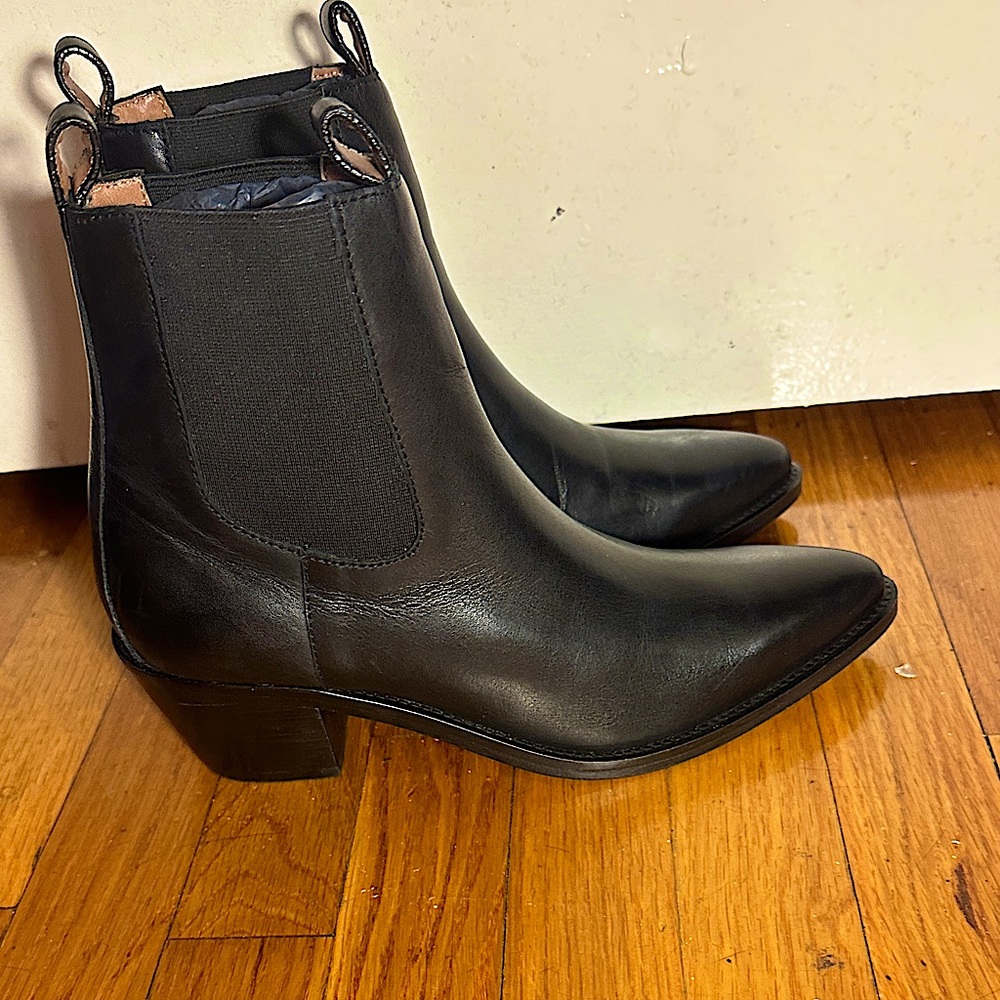 Brand new Straight to Hell Chelsea boots in brand new condition never worn